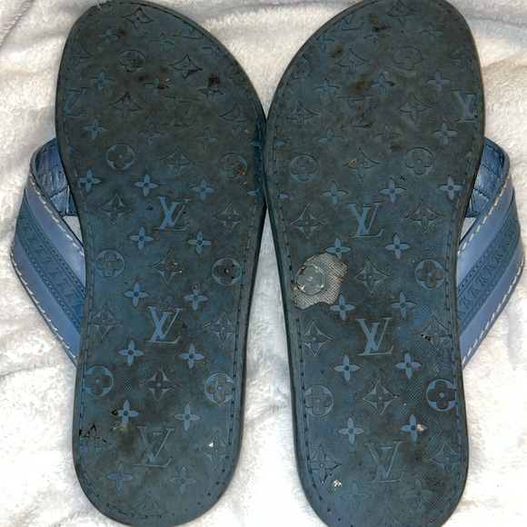 Blue Louie Vuitton flip flop - Picture 3 of 3